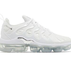 Nike Air VaporMax Plus in White and Silver